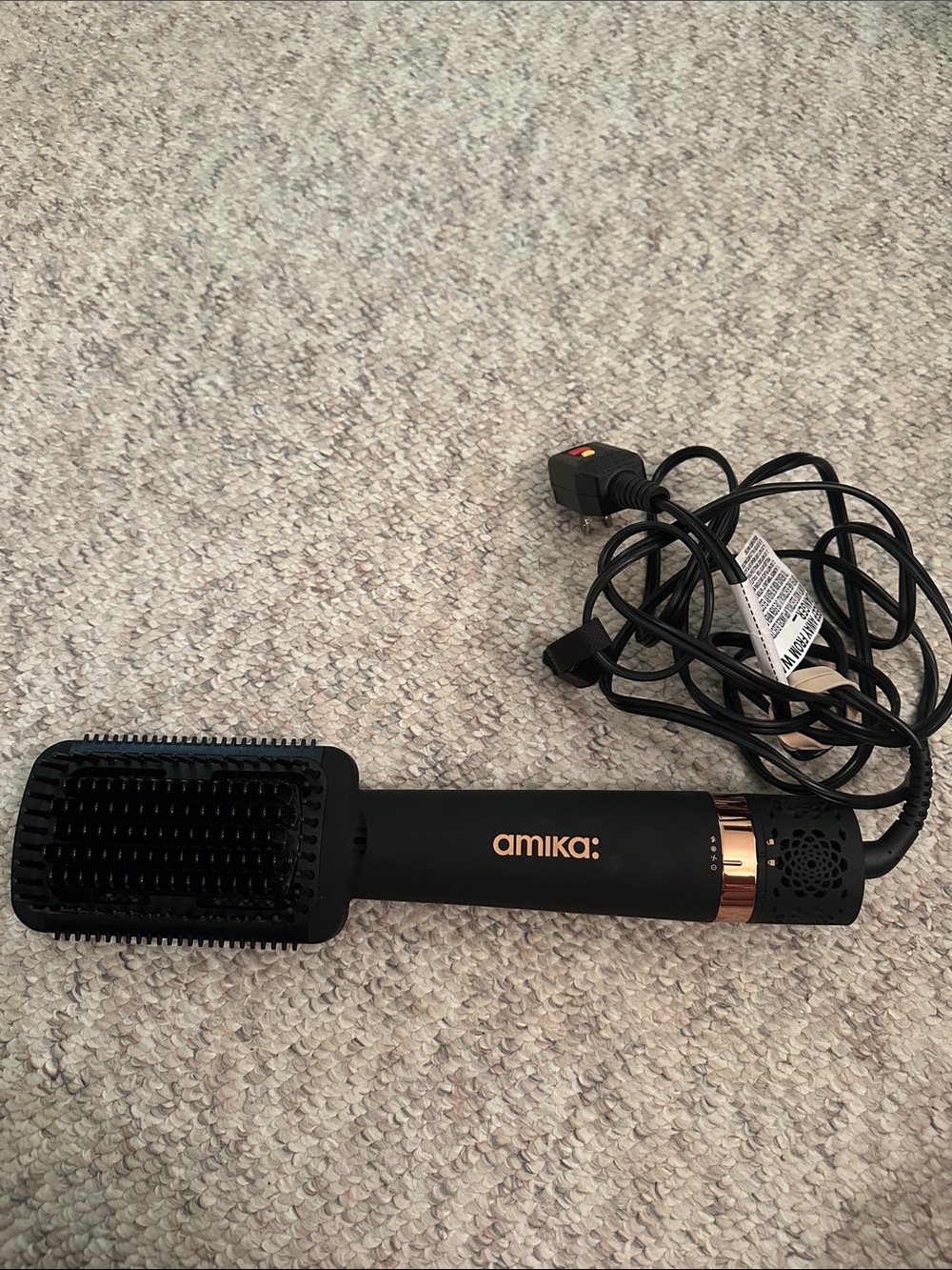 amika Black Hair Air Brush with Gold Logo Detail never used